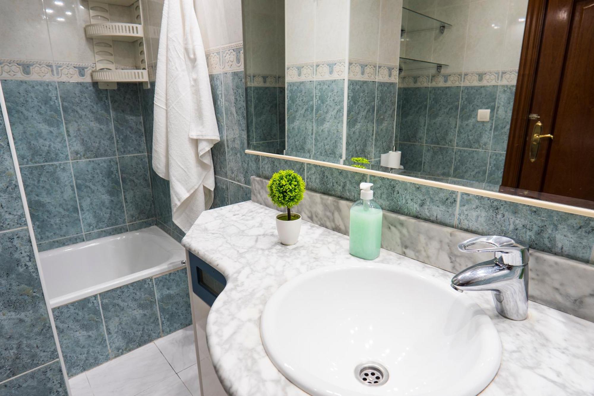 Paratene Ostatu Habitaciones Erandio Εξωτερικό φωτογραφία