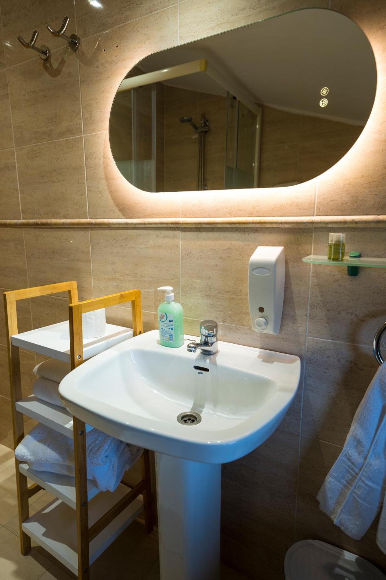 Paratene Ostatu Habitaciones Erandio Εξωτερικό φωτογραφία