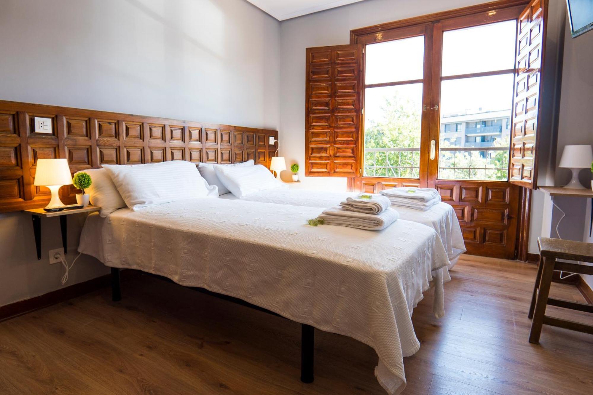 Paratene Ostatu Habitaciones Erandio Εξωτερικό φωτογραφία