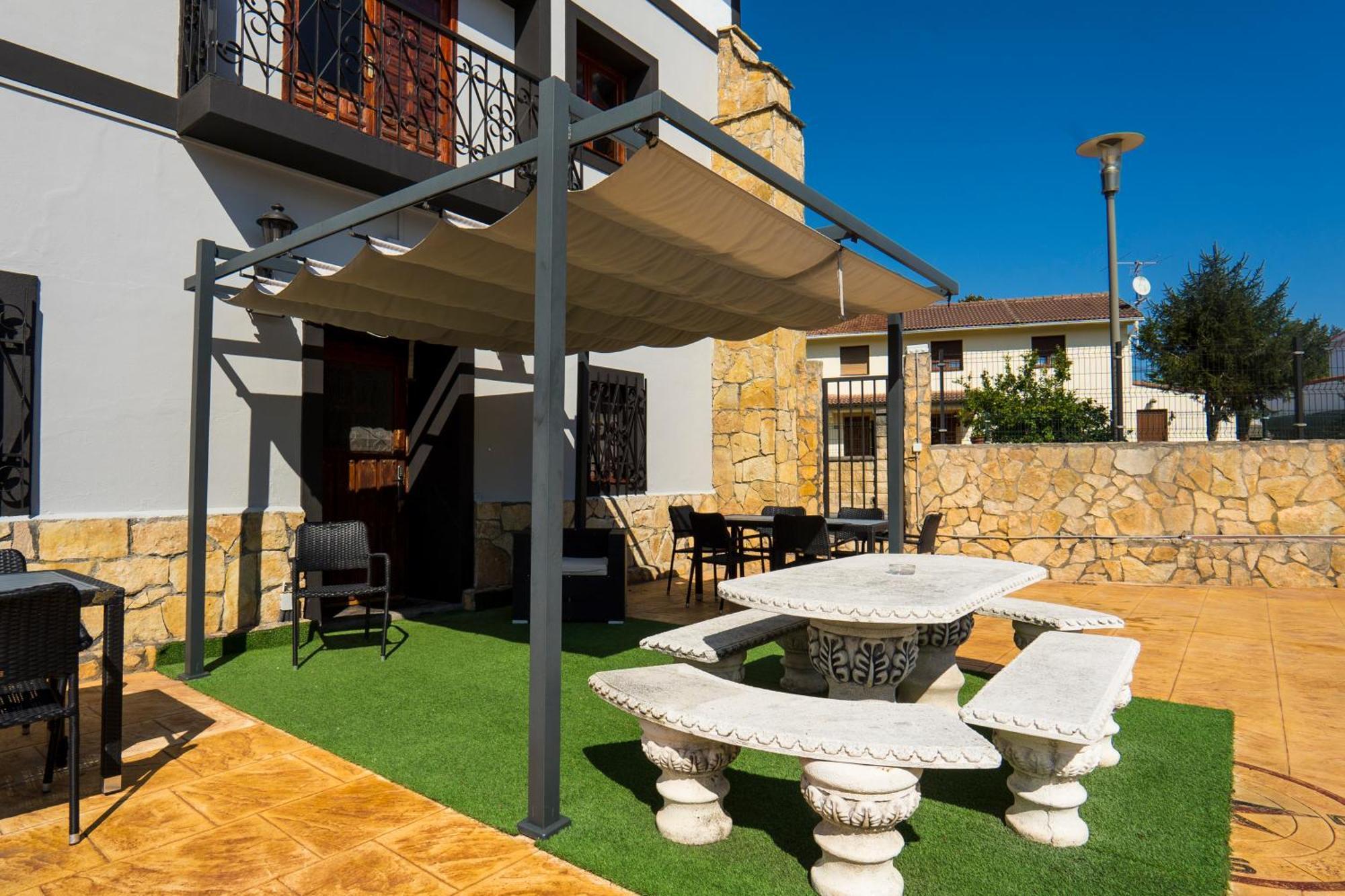 Paratene Ostatu Habitaciones Erandio Εξωτερικό φωτογραφία